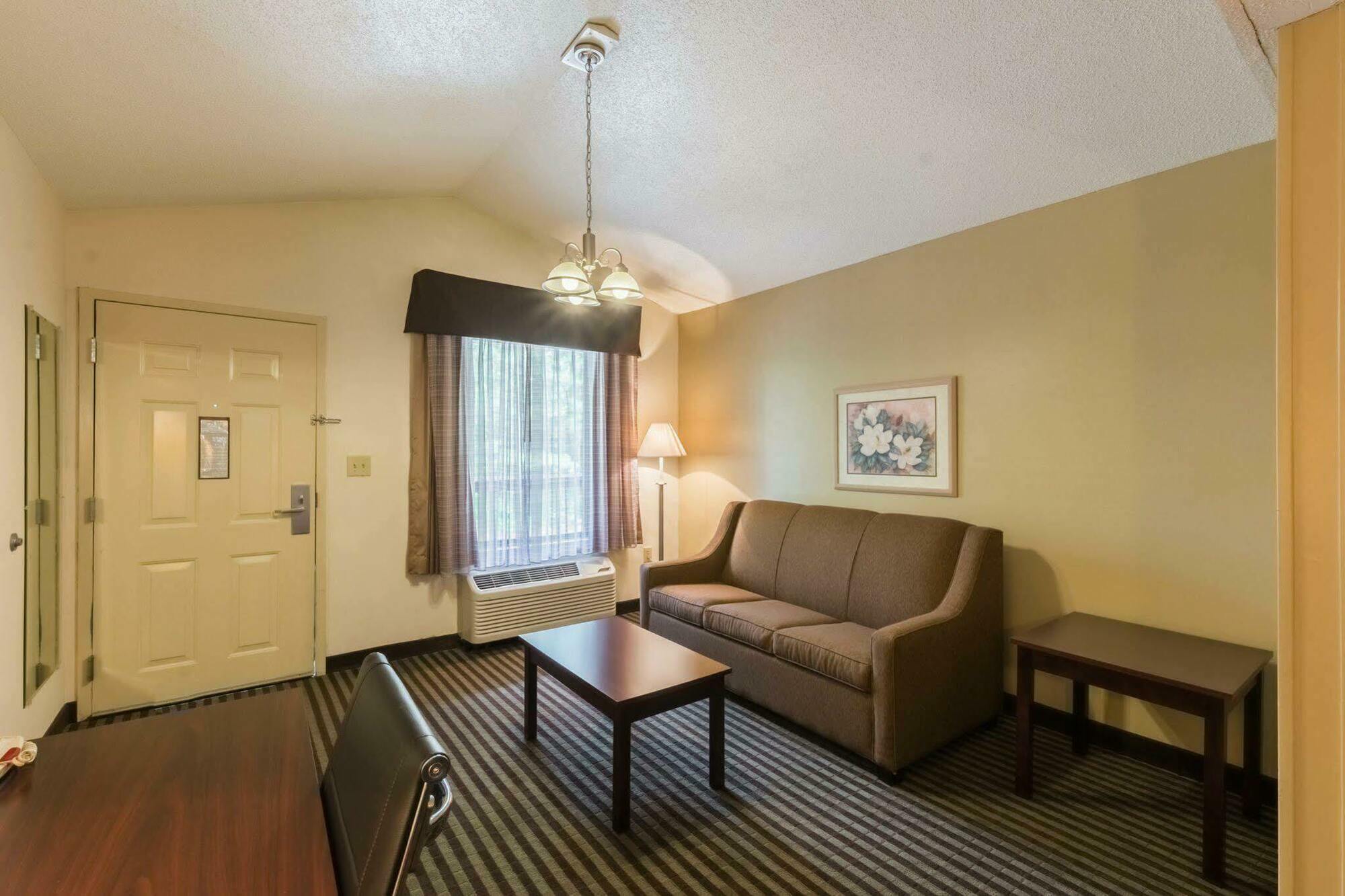 Quality Inn & Suites Rockingham Exteriér fotografie