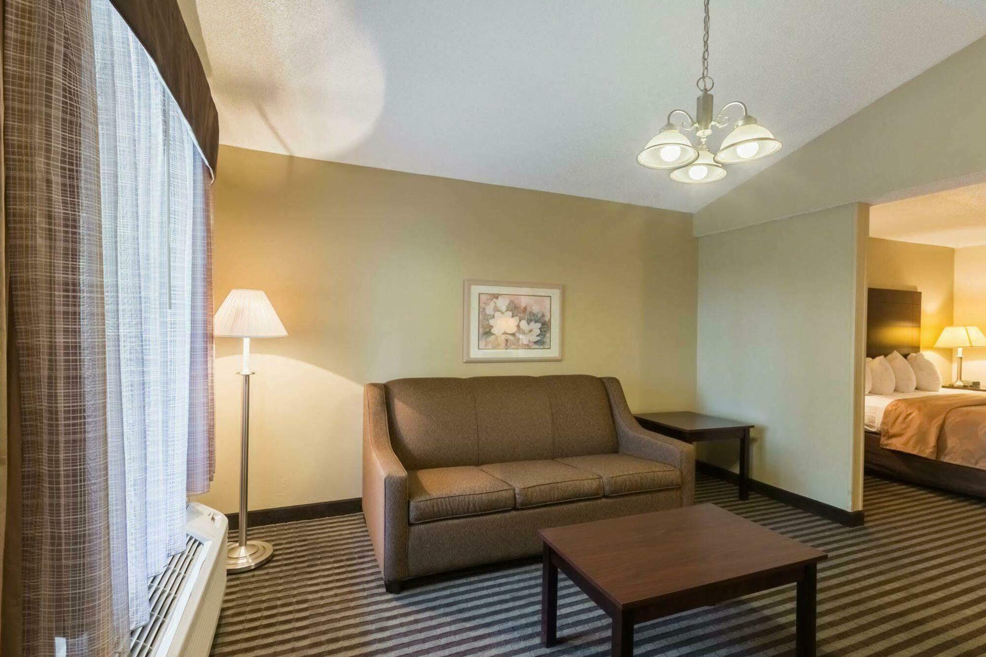 Quality Inn & Suites Rockingham Exteriér fotografie